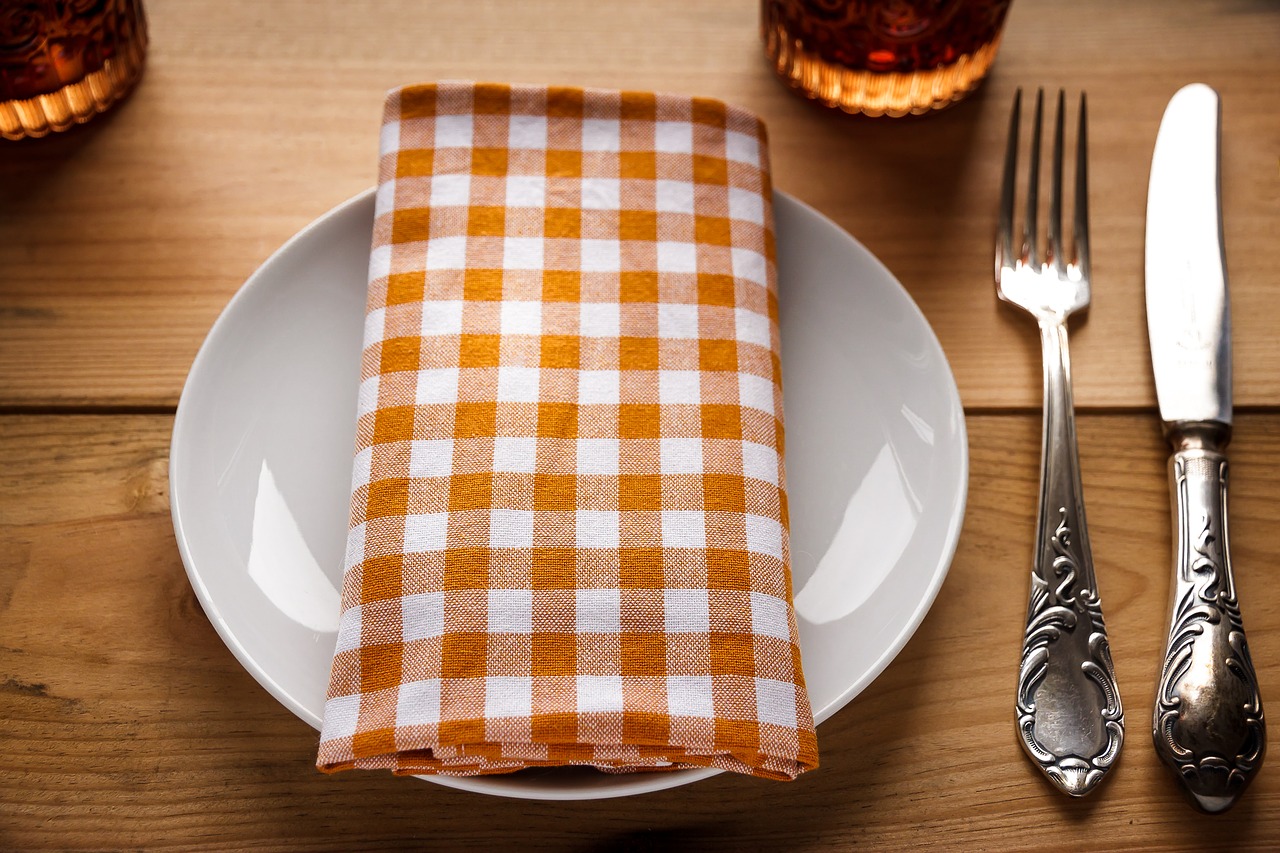 Odmień swoją jadalnie za pomocą designerskiego stołu – designerskie i ekskluzywne stoły do jadalni